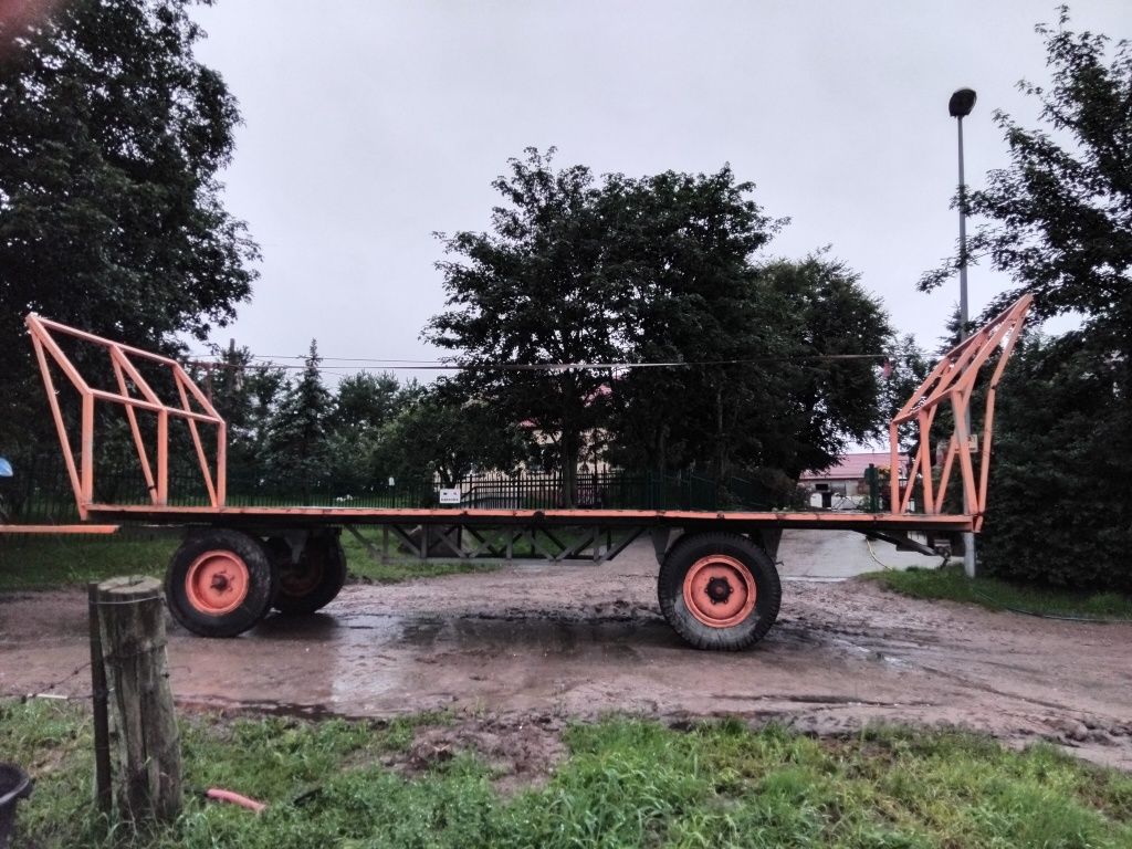 Przyczepa platforma dłużyca  do balotow
