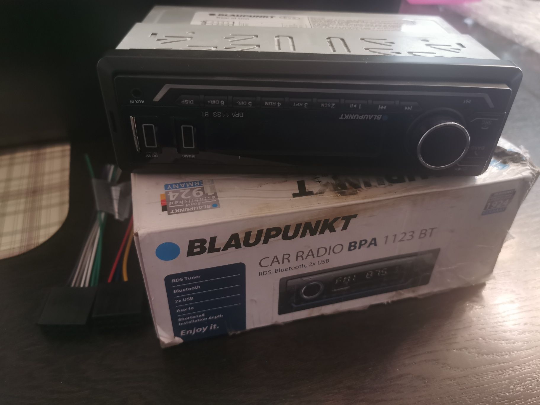 BLAUPUNKT BPA1123BT radio Bluetooth USB wielokolorowe podświetlenie