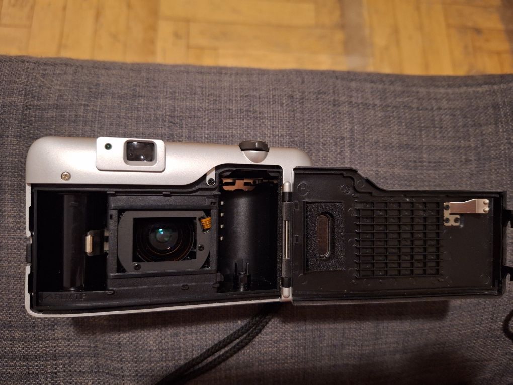 Tronic AF 3590 - aparat analogowy z zoomem - sprawny i ładny