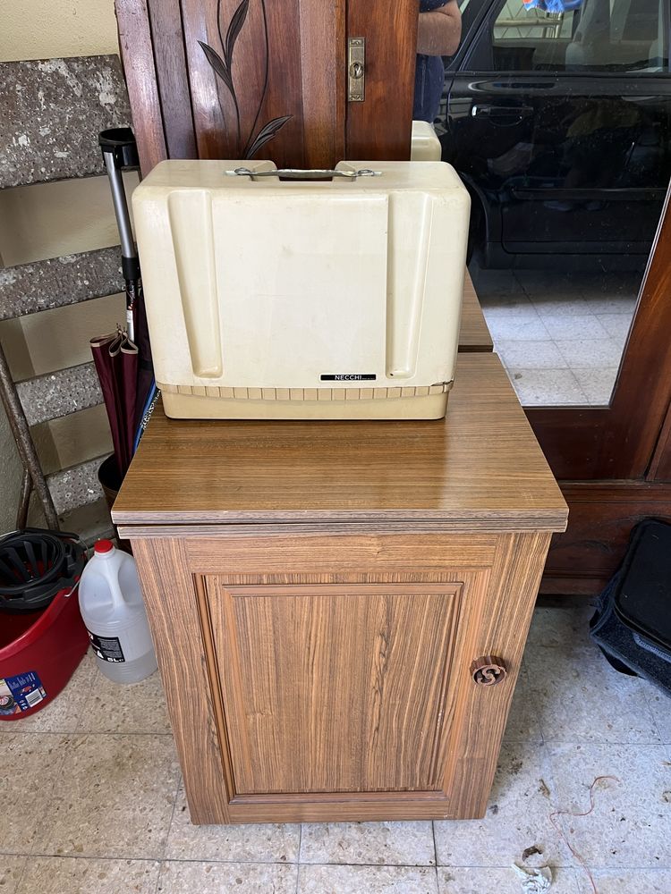Maquina Costura Necchi com movel e pedal