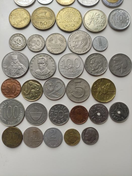 Монети світу 36 штук. Ціна 720 грн.