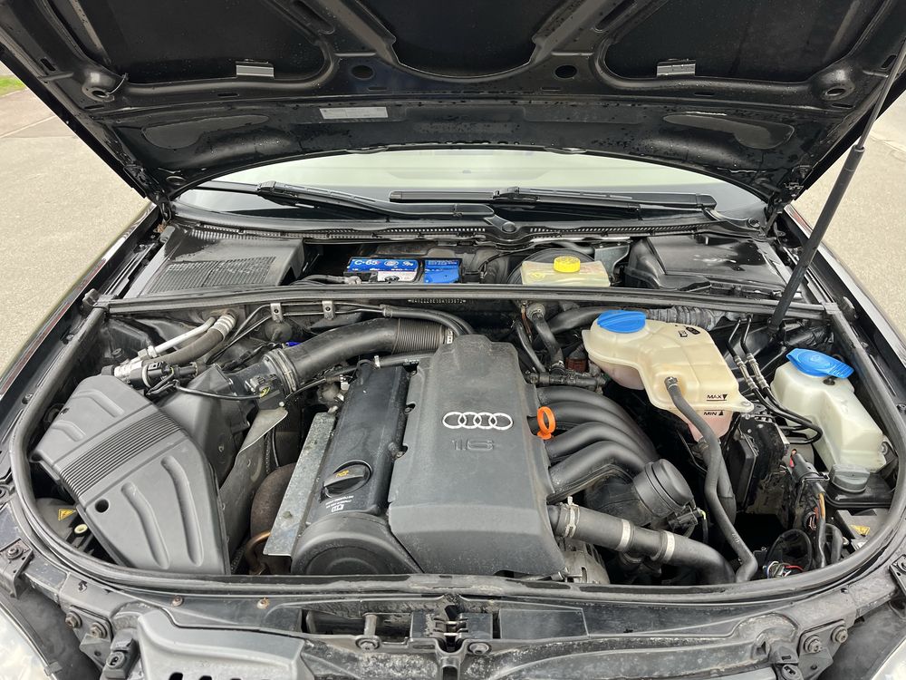 Audi A4 бензин 1.6 MPI