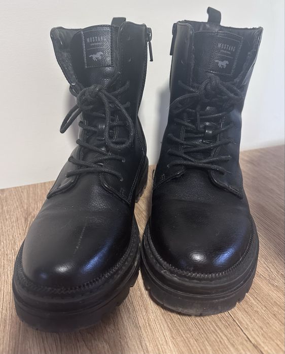 Botas de pele Mustang