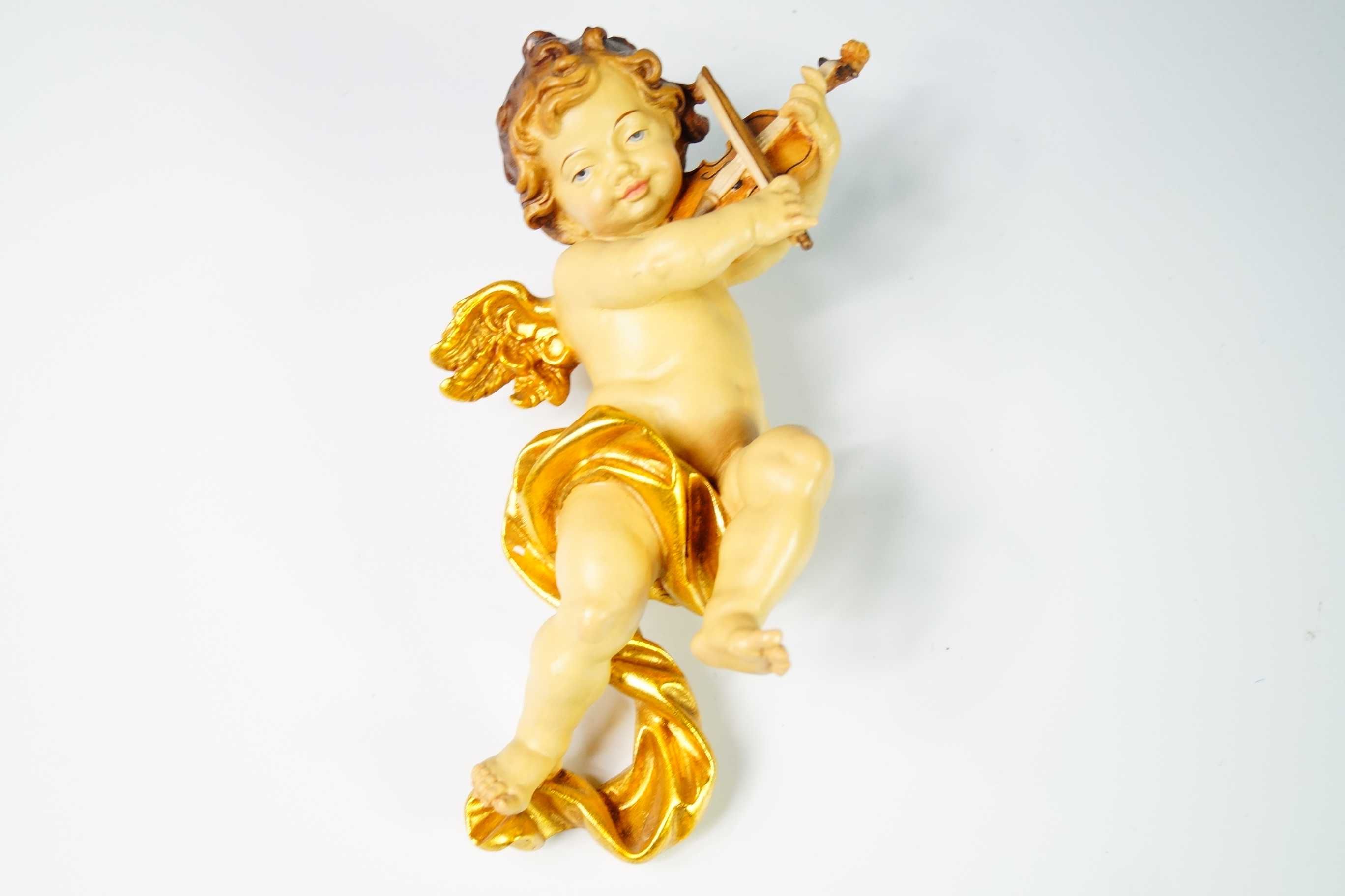 Figura rzeźba grający putto rzeźby w polichromii