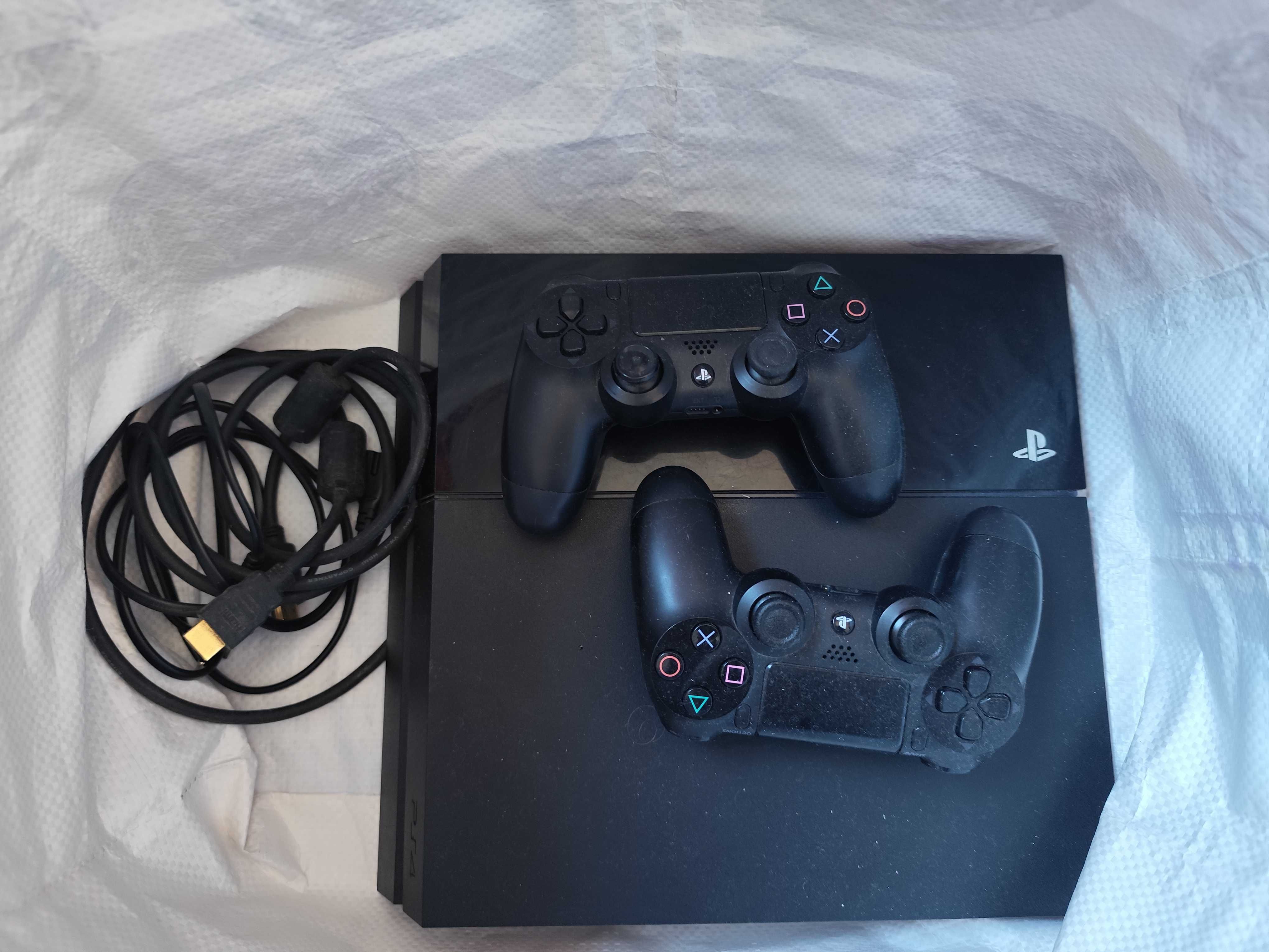 2 PlayStation 4 1TB + 500Gb com 2 comandos a 150€