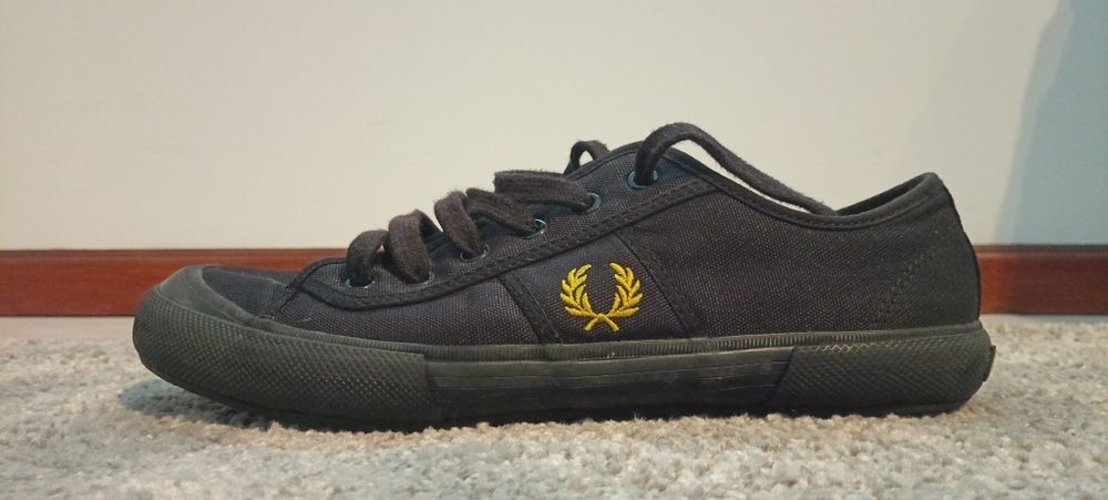 Sapatilhas Fred Perry, tamanho 42
