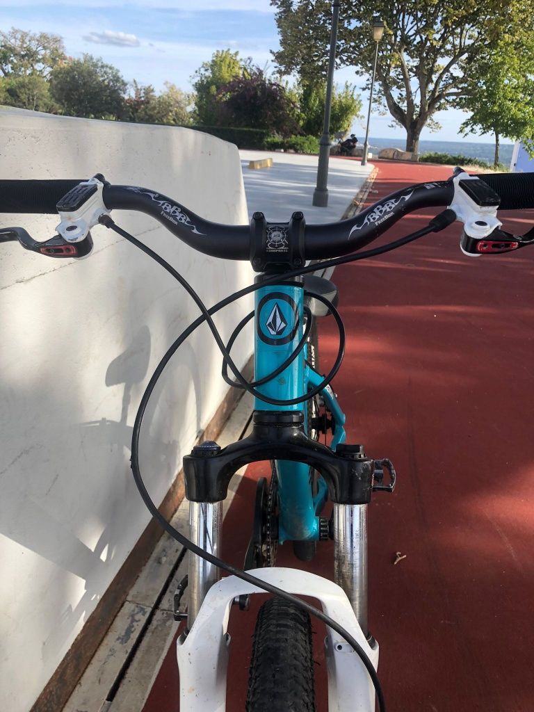 Bicicleta ICON de Dirt Jump