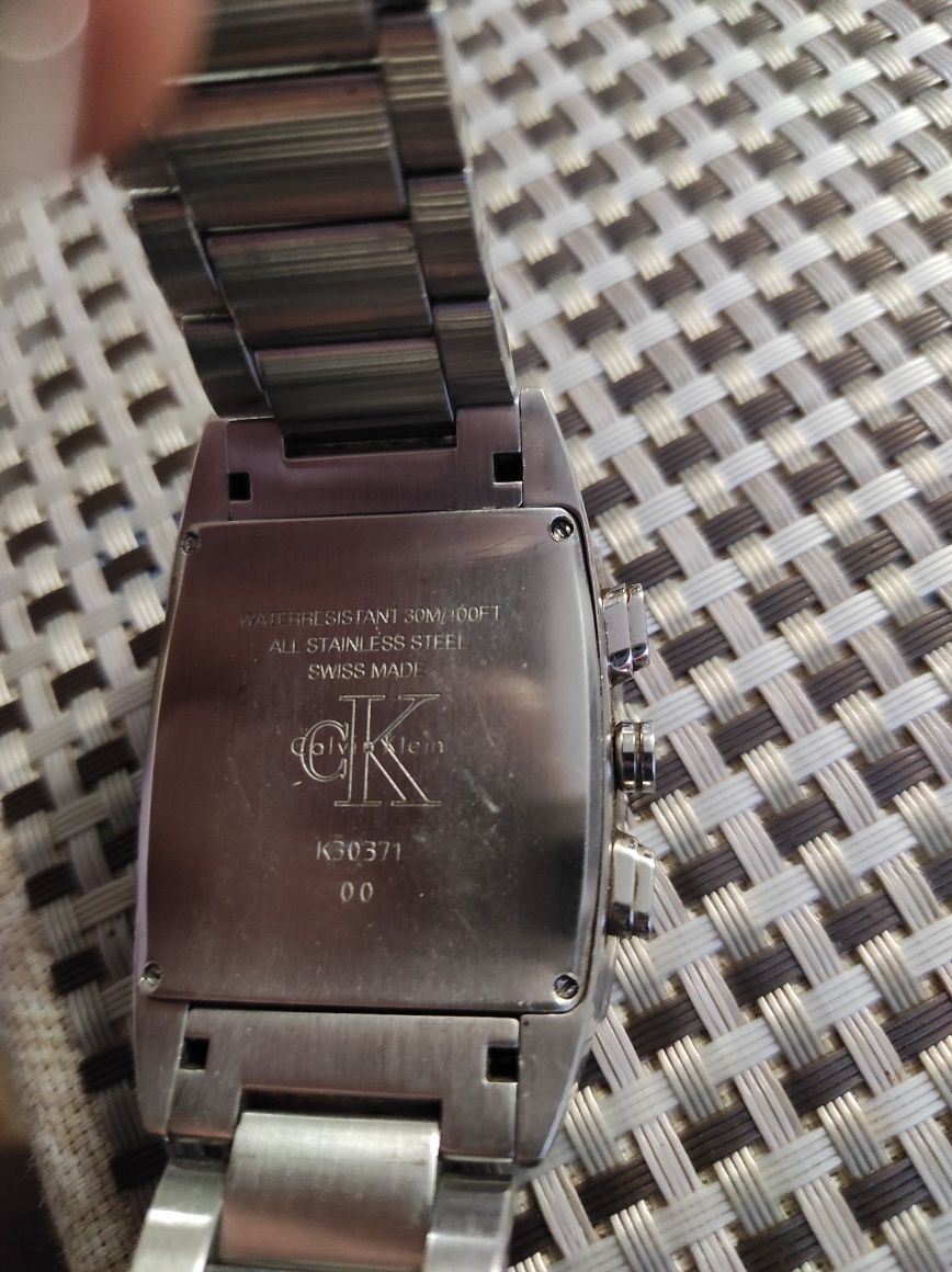 Продам швейцарський годинник