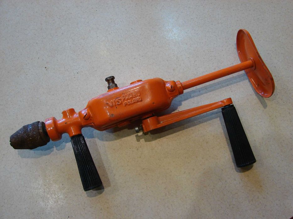 Stara wiertarka  dwubiegowa z PRL sygnowana w pełni bezprzewodowa