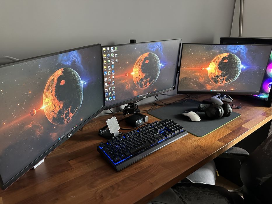 3 monitores AOC gaming 144hz + suporte