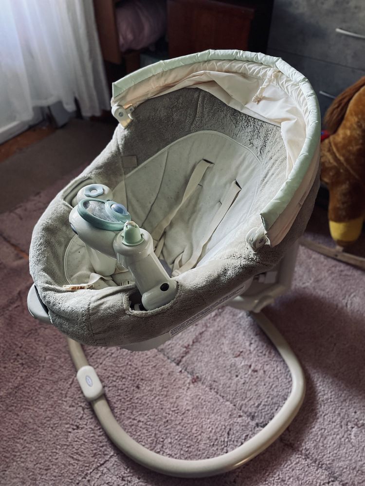 Укачивающий центр Graco Sweetpeace