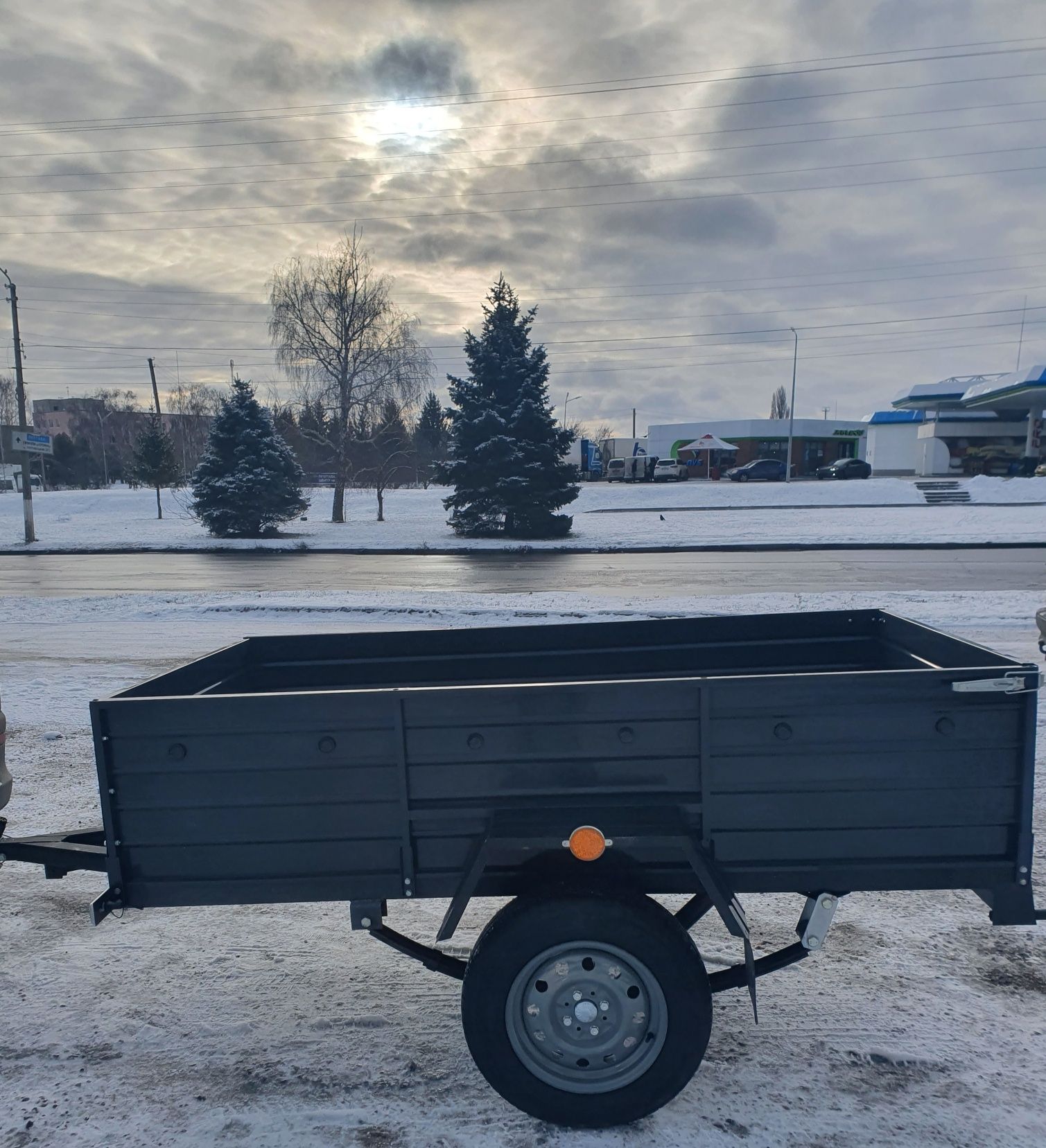 Легковой усиленный прицеп от завода