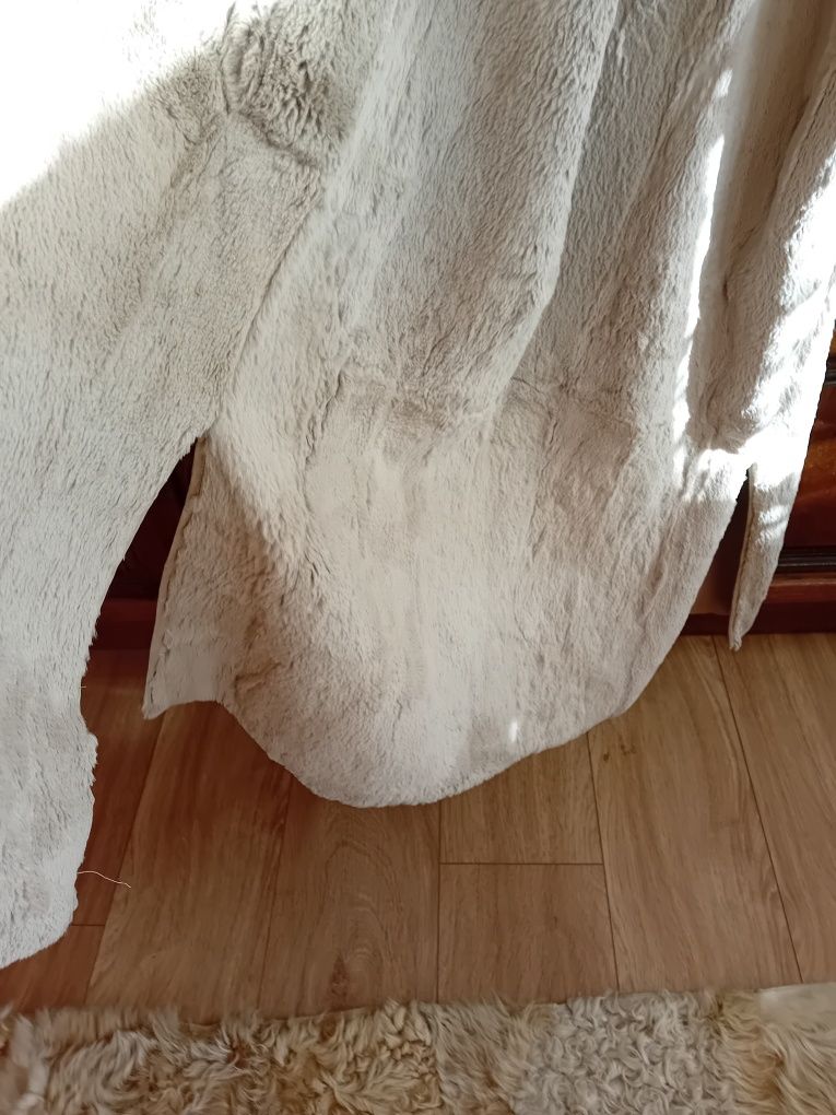 Dluga kamizelka naturalna z kieszeniami