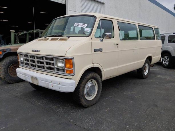 Dodge Ram Wagon B350 van, camper