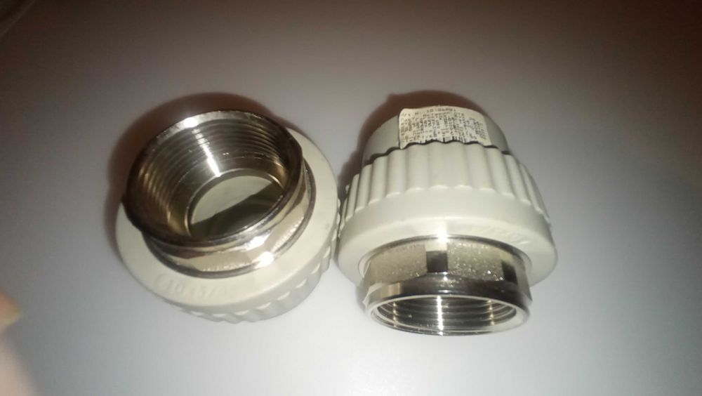 МРВ муфта с внутренней резьбой 40 х 5/4". Новая