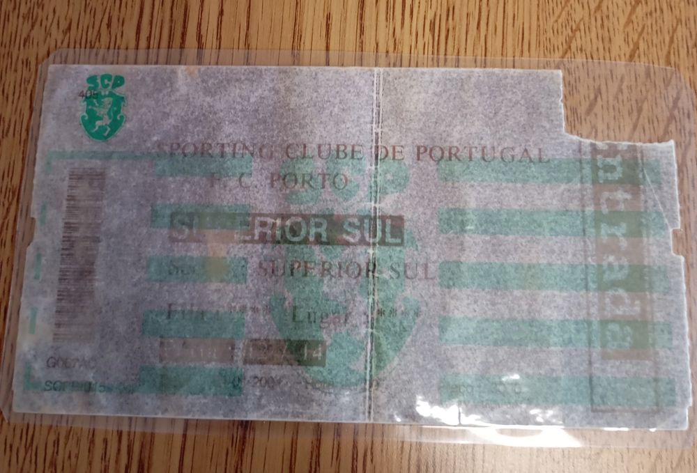 Vários bilhetes de futebol