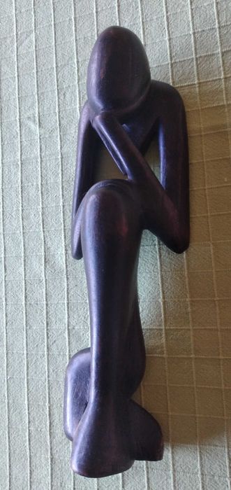 Escultura africana em madeira