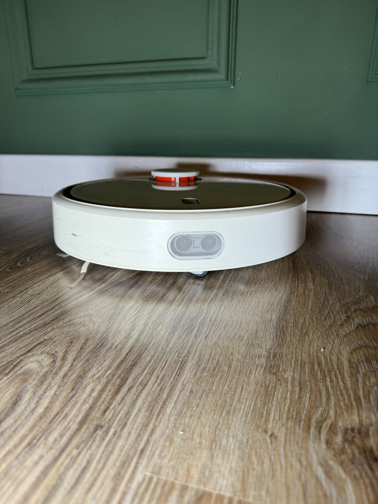 Продється робот-пилосос Xiaomi Mi Robot Vacuum Cleaner