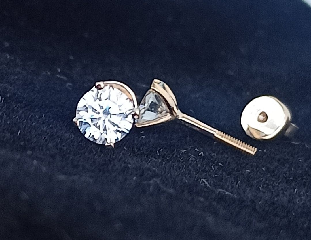 Пусеты 0.5ct муассанит в золоте 585 пробы.