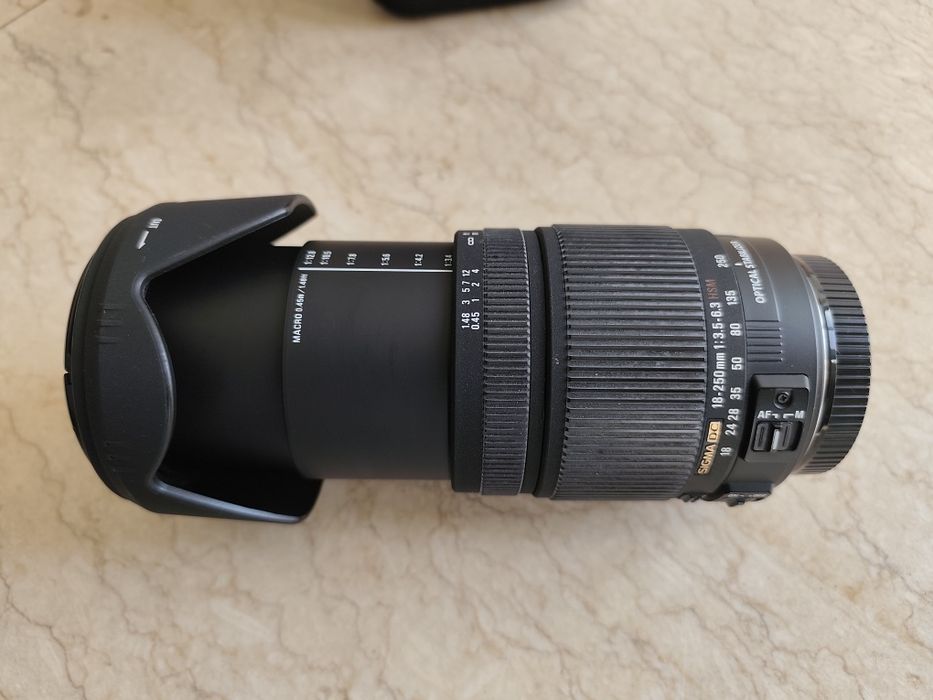 Duas objetivas Sigma EF para canon. Sigma 10-20mm EX e  Sigma 18-250mm