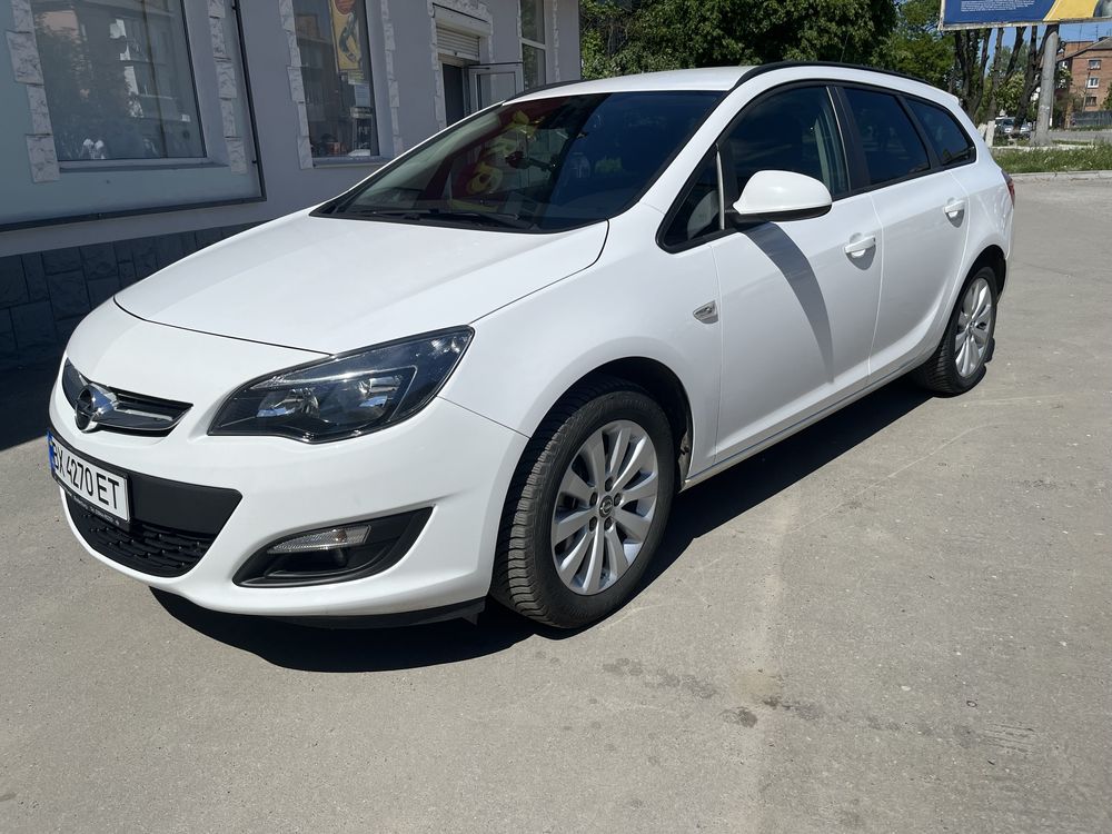 Продам Opel Astra J 2015 1.6 дизель