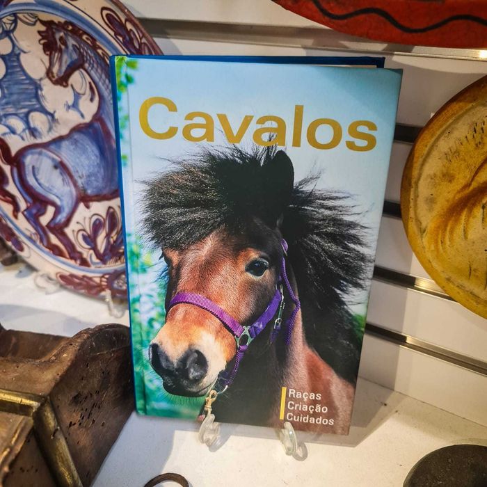 Livro “Cavalos: Raças, Criação eCuidados” Mais de 100 raças ilustradas