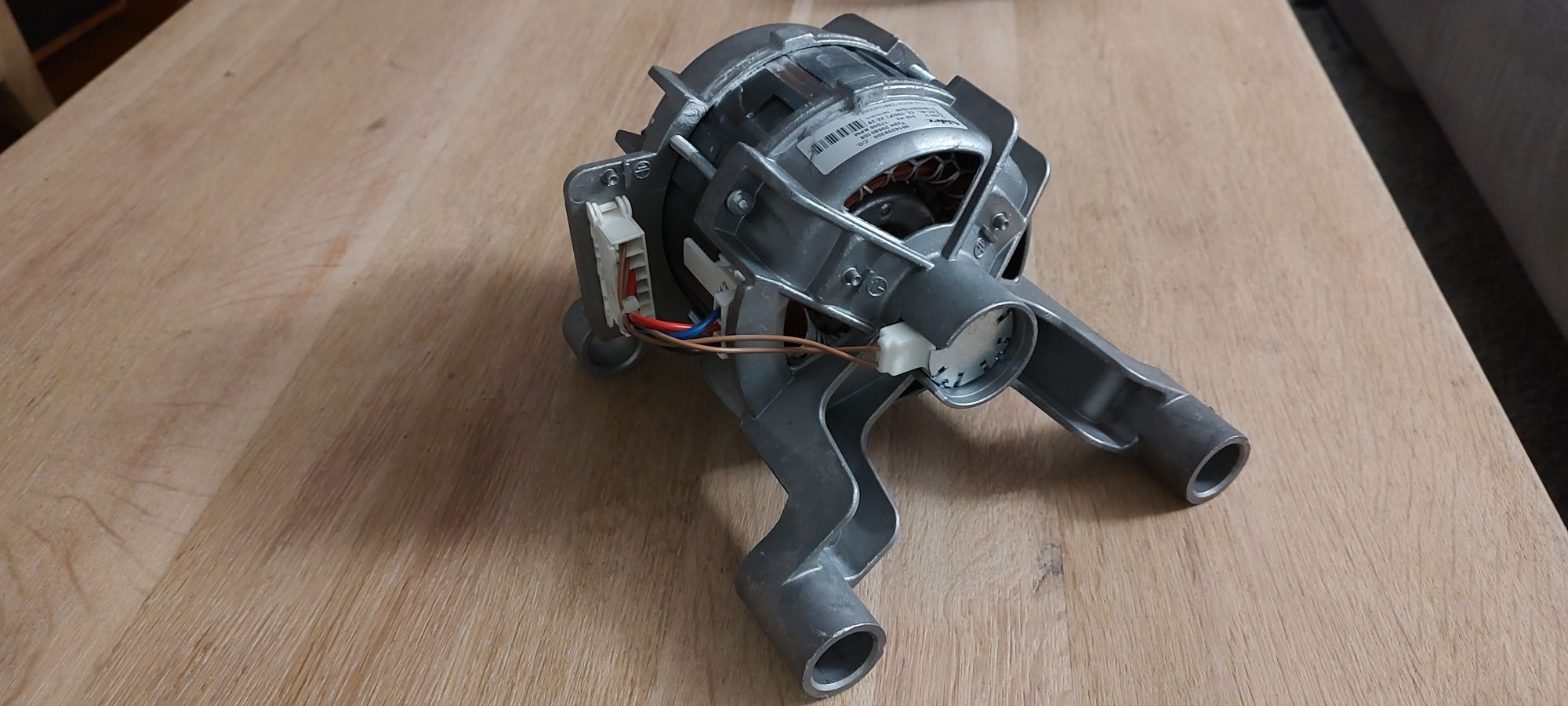 Silnik do pralki Hotpoint Ariston model AQS73D 29