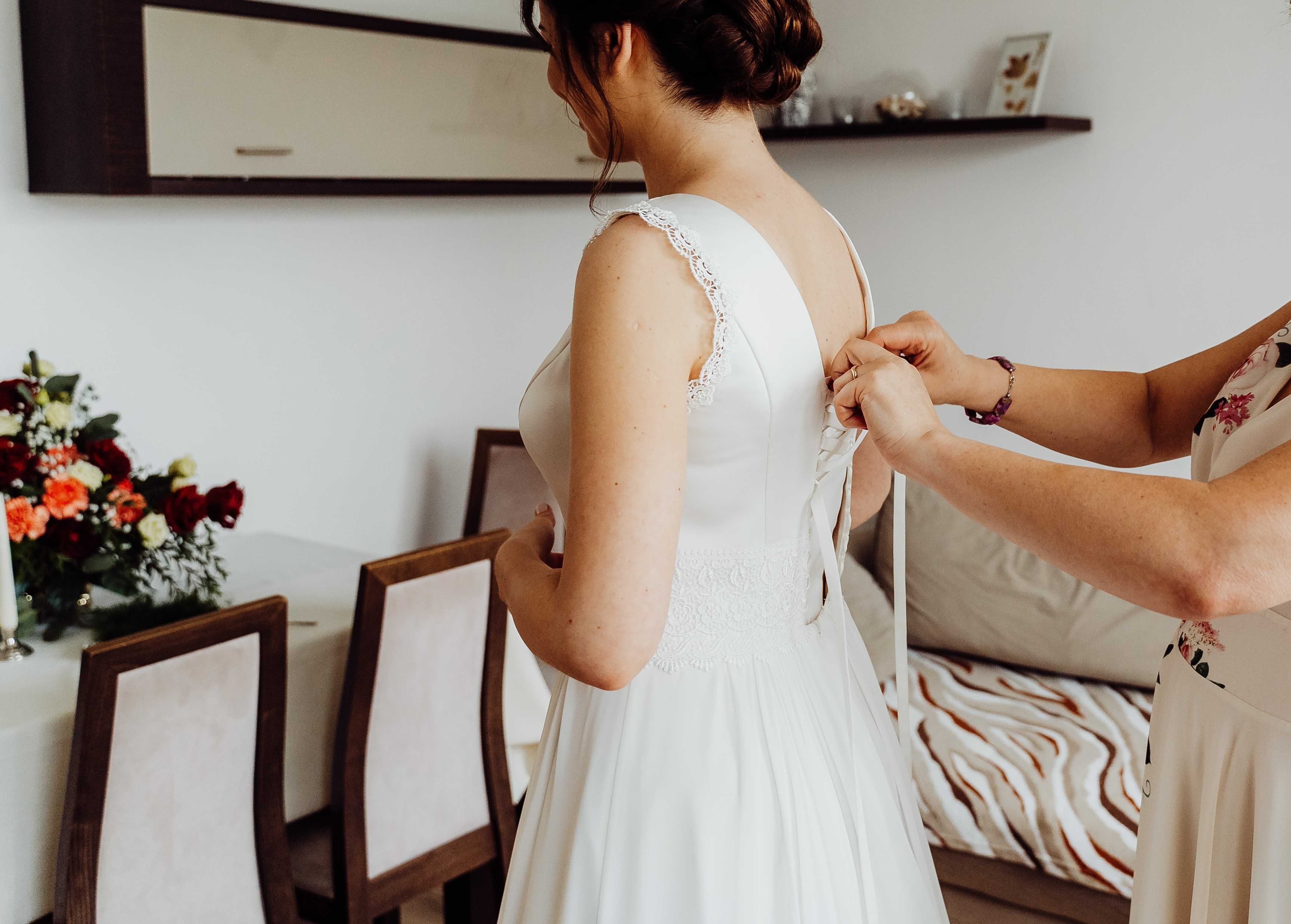 Suknia ślubna klasyczna gładka rozmiar 38 złamana biel wiązane plecy