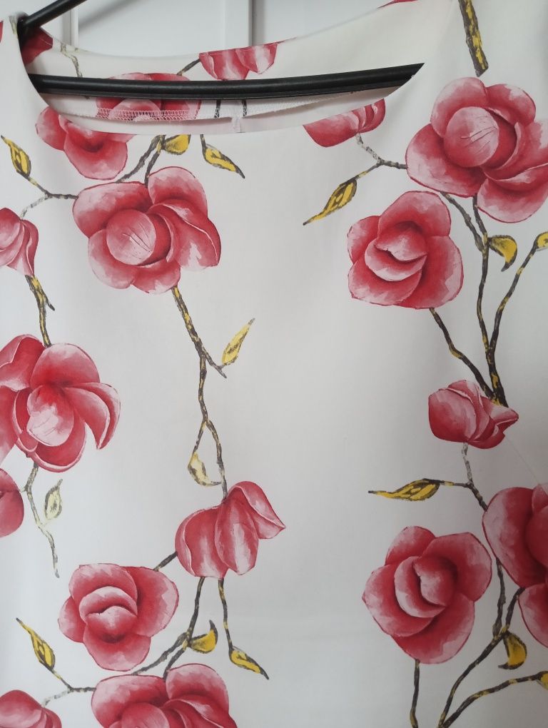 Sukienka w kwiaty 46 do 48