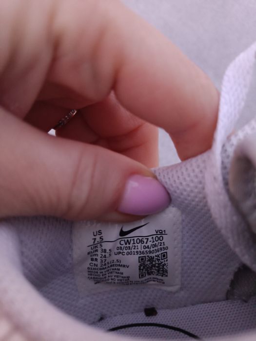 Женские кроссовки Nike кожа р38