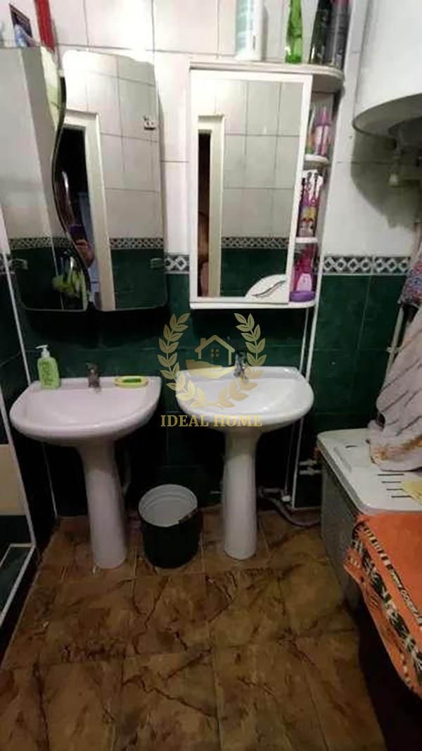 Продається кімната в комунальній квартирі , вул Азербайджанська