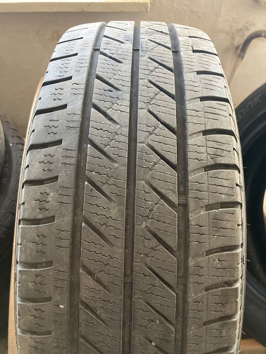 1 Szt Good Year Vector4seasons 215 65 r16C Ładny stan