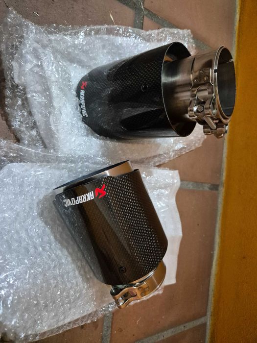 Ponteiras Escape Carbono AKRAPOVIC ref. TP-CT/10