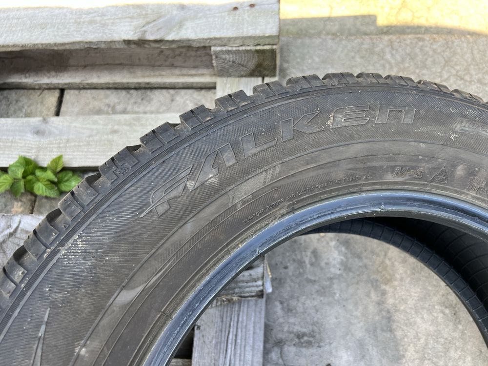 4xopona zimowa FALKEN w rozmiarze 215/65 R17