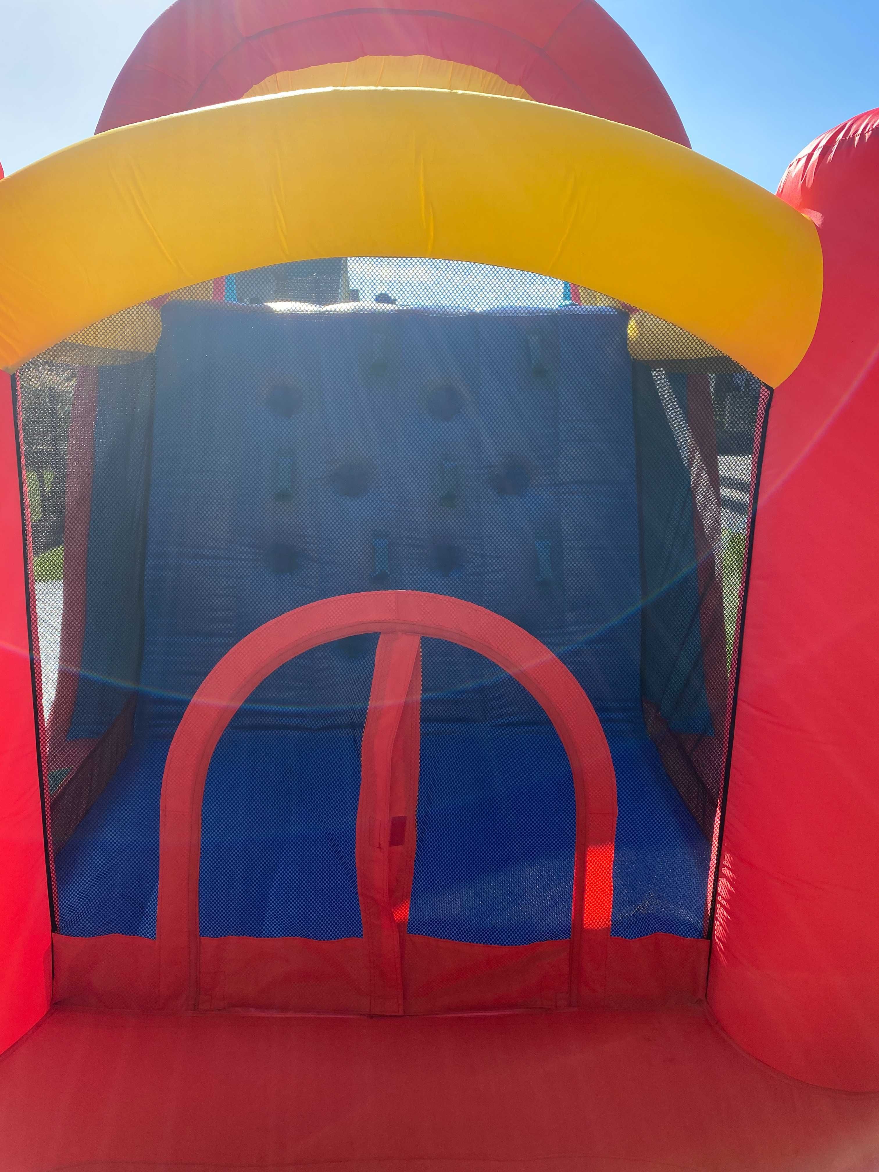 DMUCHANIEC  Wynajmij zamek z trampoliną i podwójną zjeżdżalnią