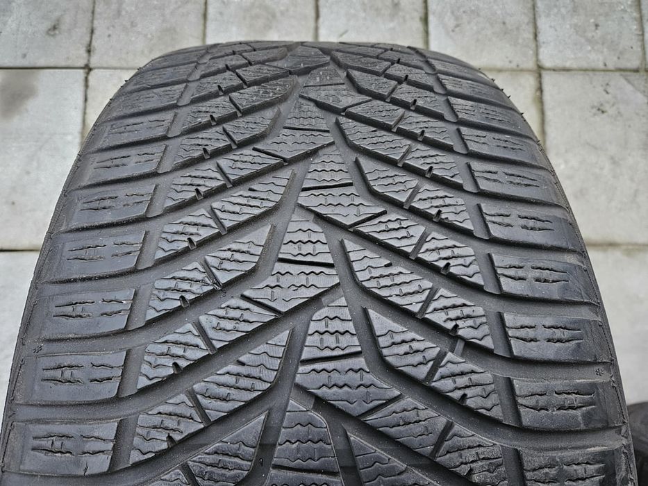 4x 285/35R21 105V XL Yokohama W.Drive V905 / 4x 7mm [135/22]