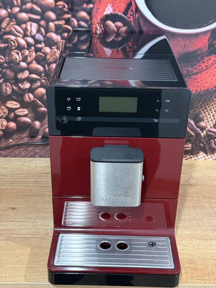 Ekspres do kawy MIELE CM 5300 Auto Cappuccino oraz Latte gwarancja