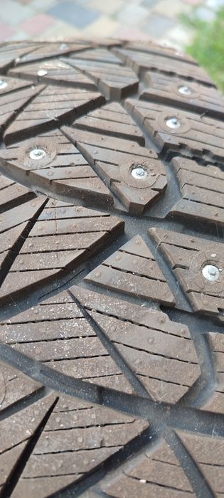 Зимова шина goodyear 205 60 r16