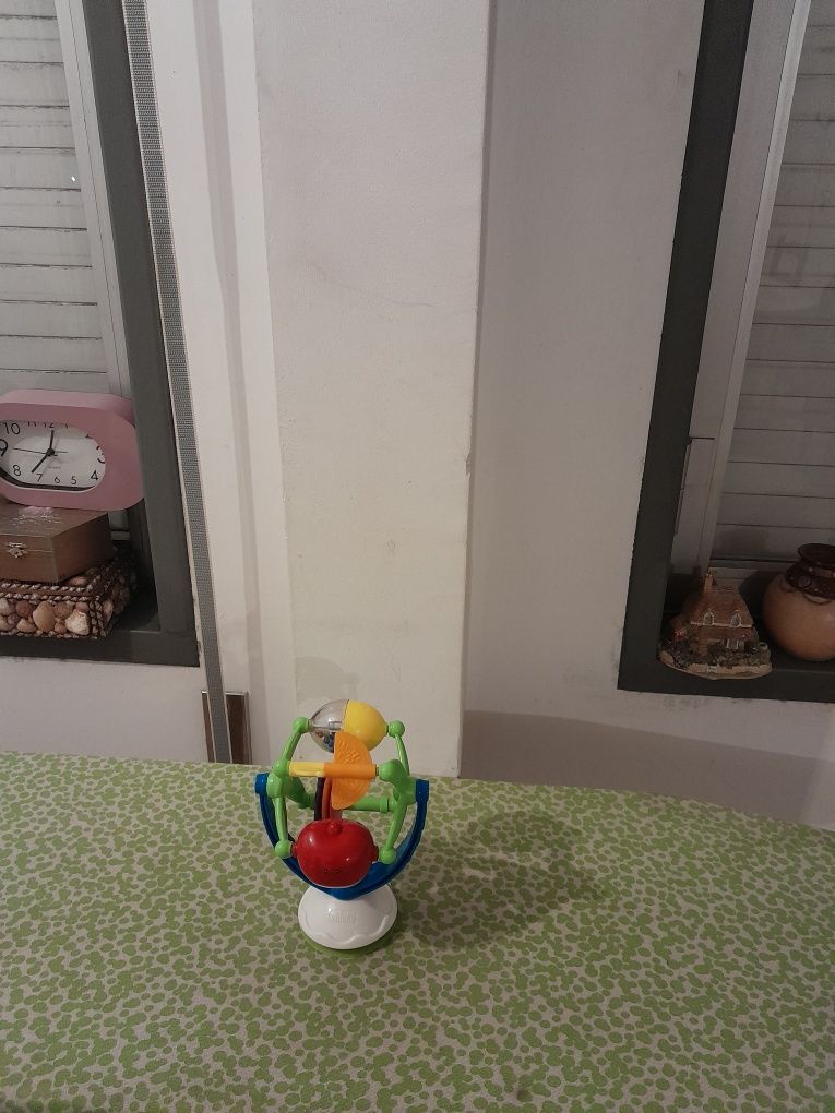 Vendo Brinquedo Frutas Musicais CHICCO a pilhas muito bonito como novo