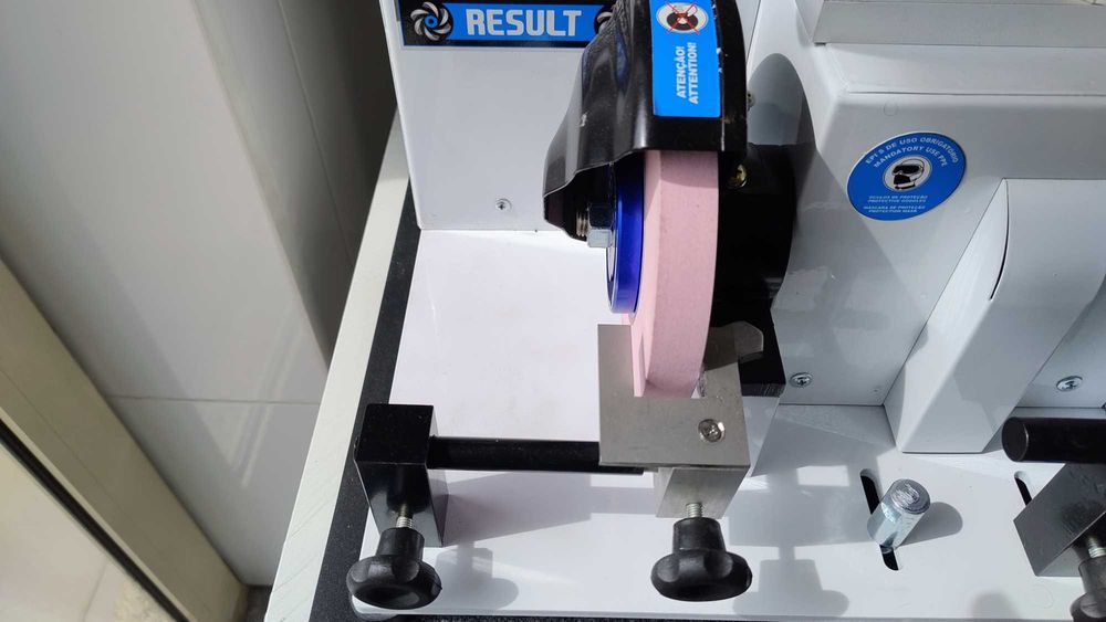 Afiação Profissional Esmeril de correias e sistema de apoio.