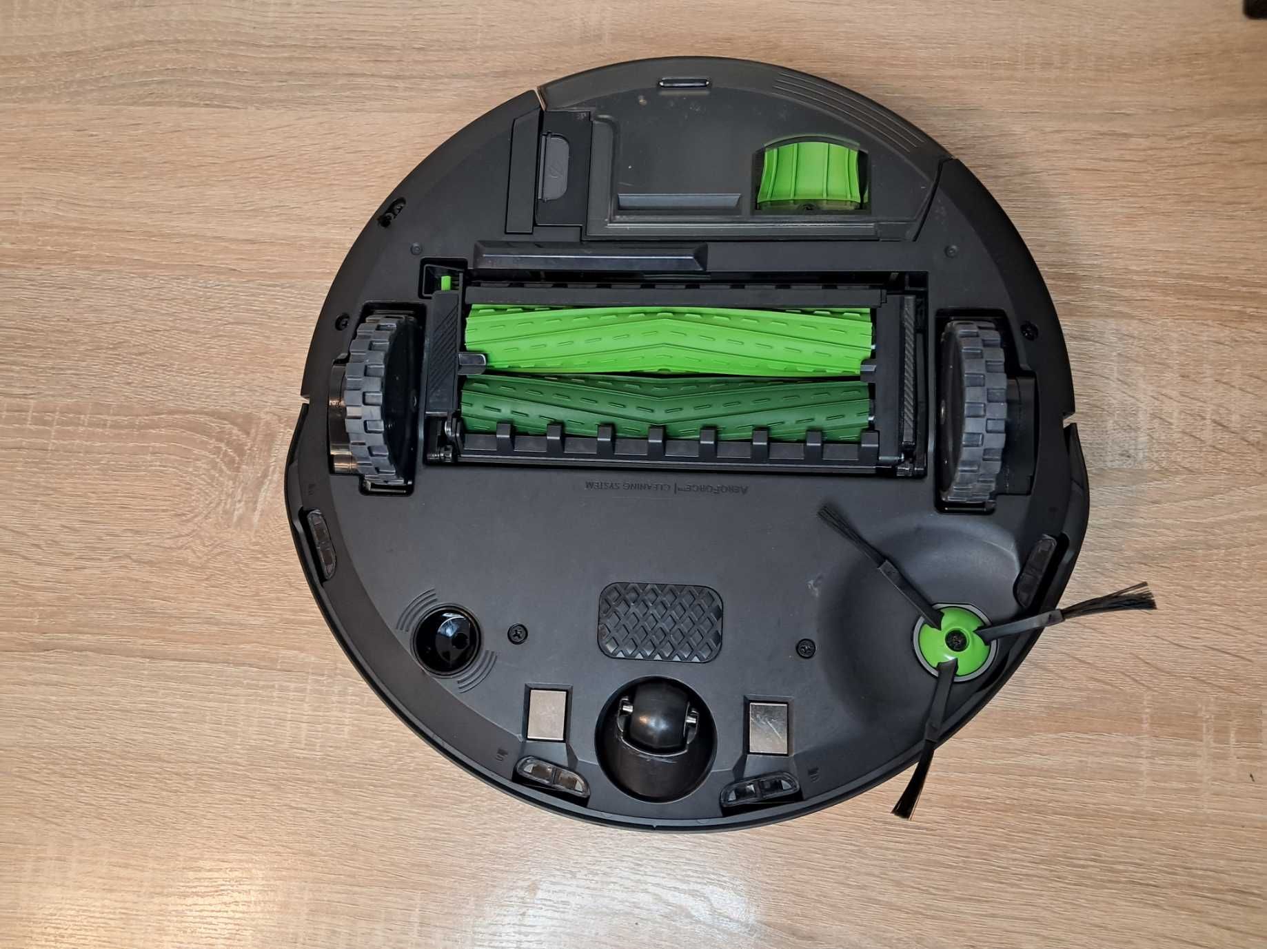 Неробочий робот пилосос iRobot Roomba J7+