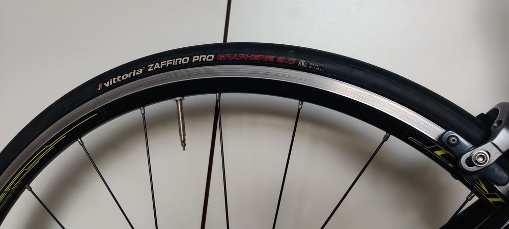 Bicicleta estrada em carbono KTM Revelator 4000