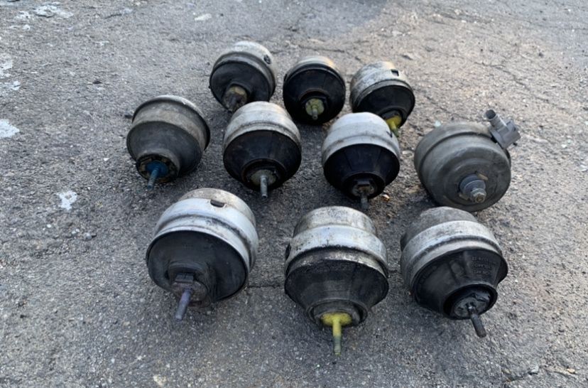 Подушка мотора 1.8 1.9 Skoda Superb Volkswagen Passat B5 Audi