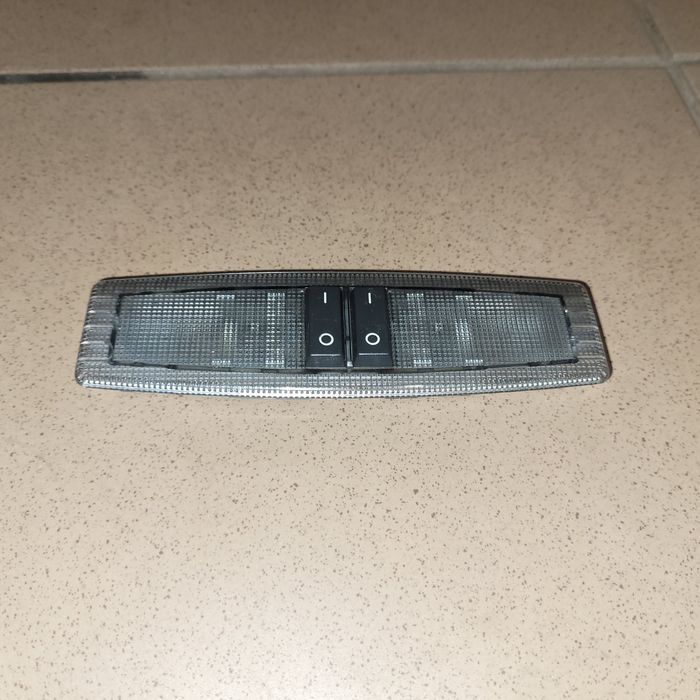 Lampka tylna czarnej podsufitki opel astra h, vectra c