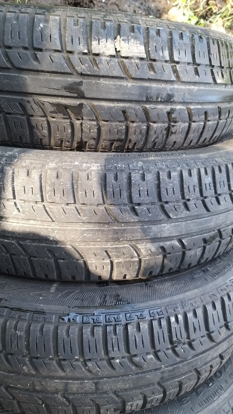 145 / 70 r 13 Dębica