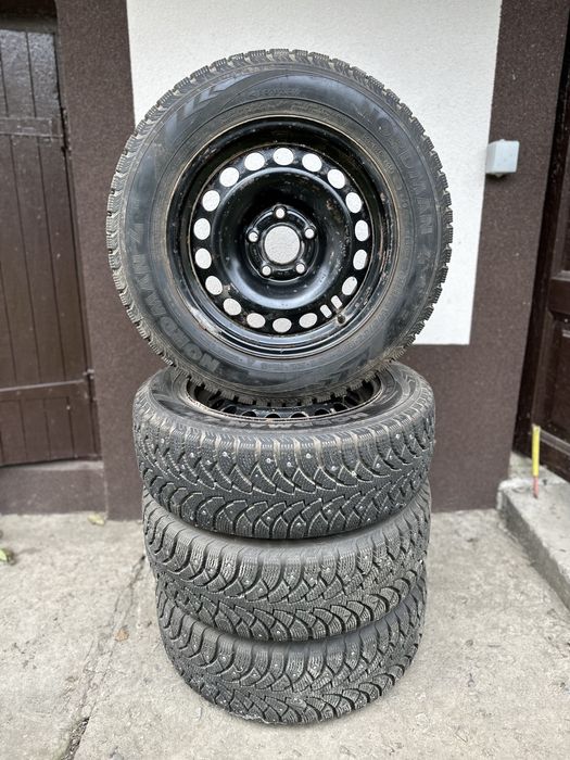 Зимові шини Nokian Nordman 4, 195/65R15 (з дисками, розболтовка 5х110)