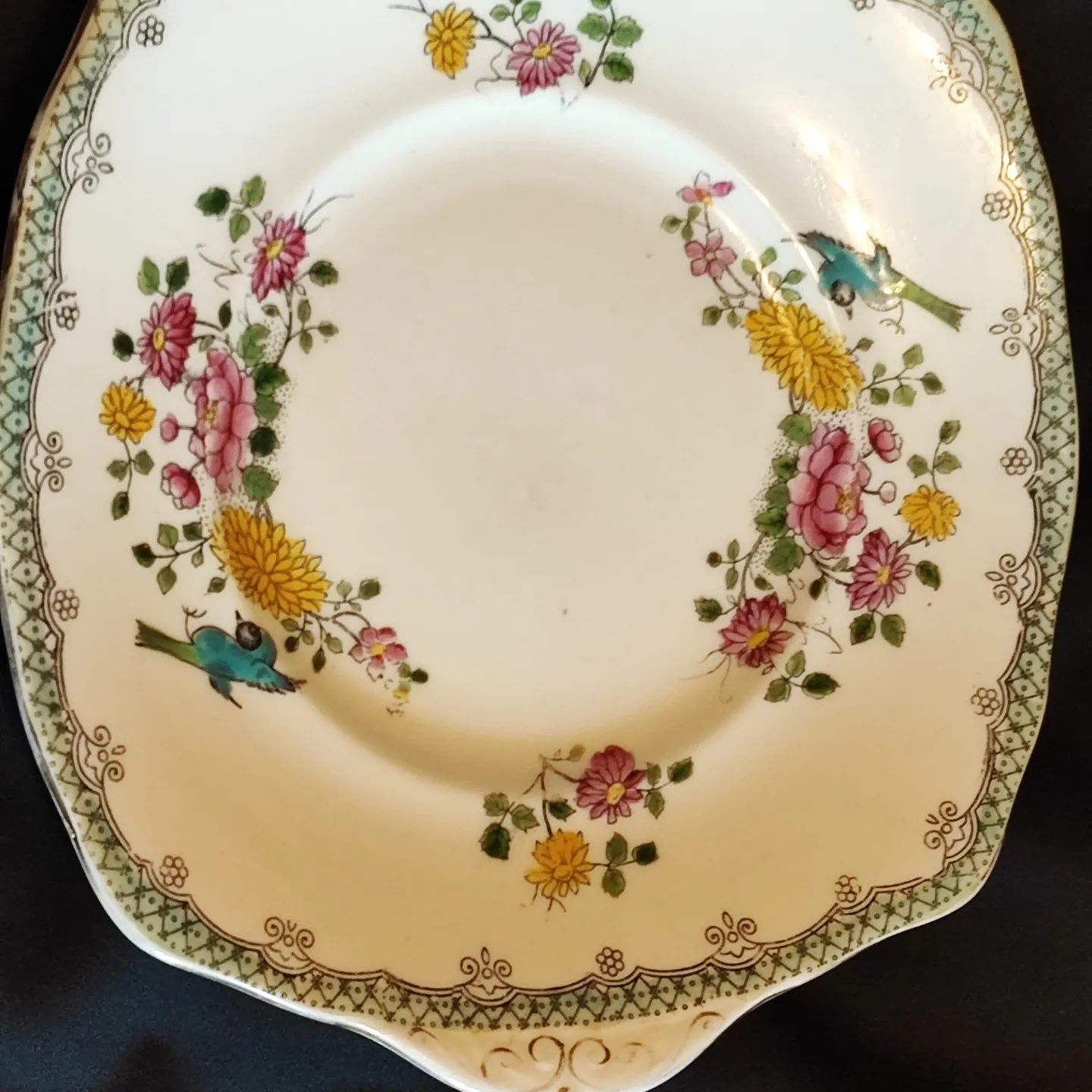 Антикварная тарелка Royal Albert England Crown China