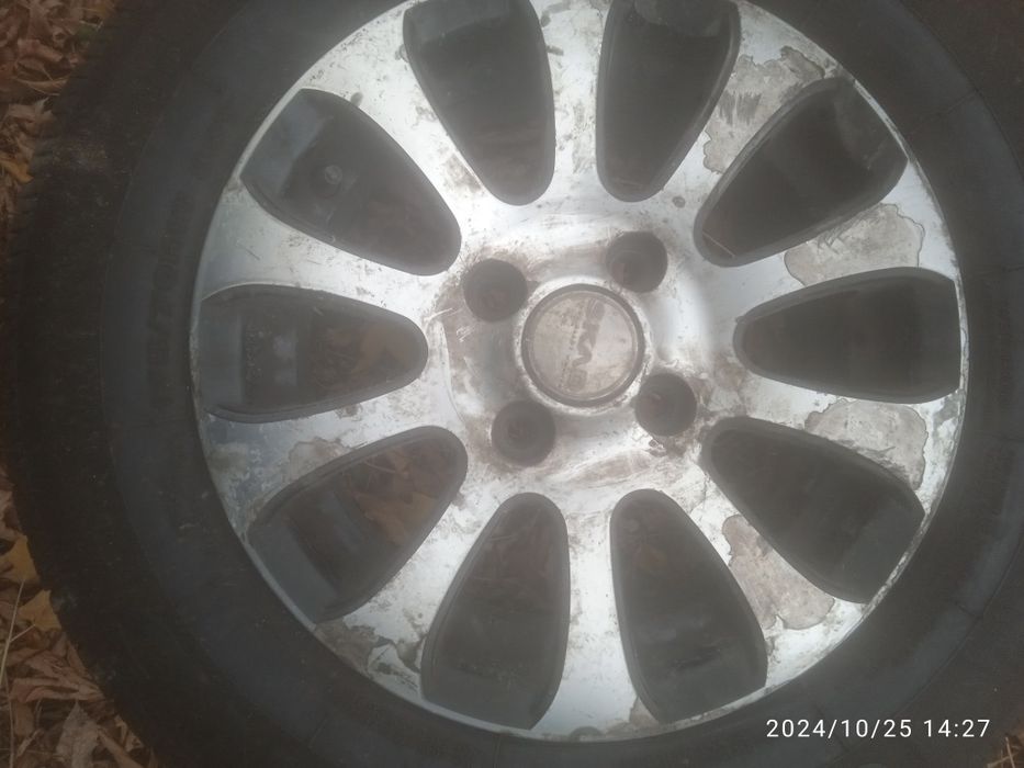 Продам комплект диски резина новая 1757013