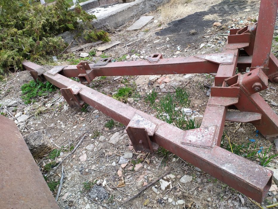 Рама плуга 5корп.Дуже міцна.