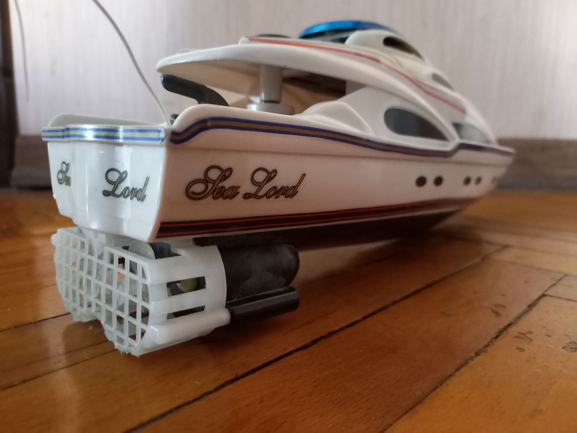 Катер на управлінні Dickie Toys Sea Lord RC